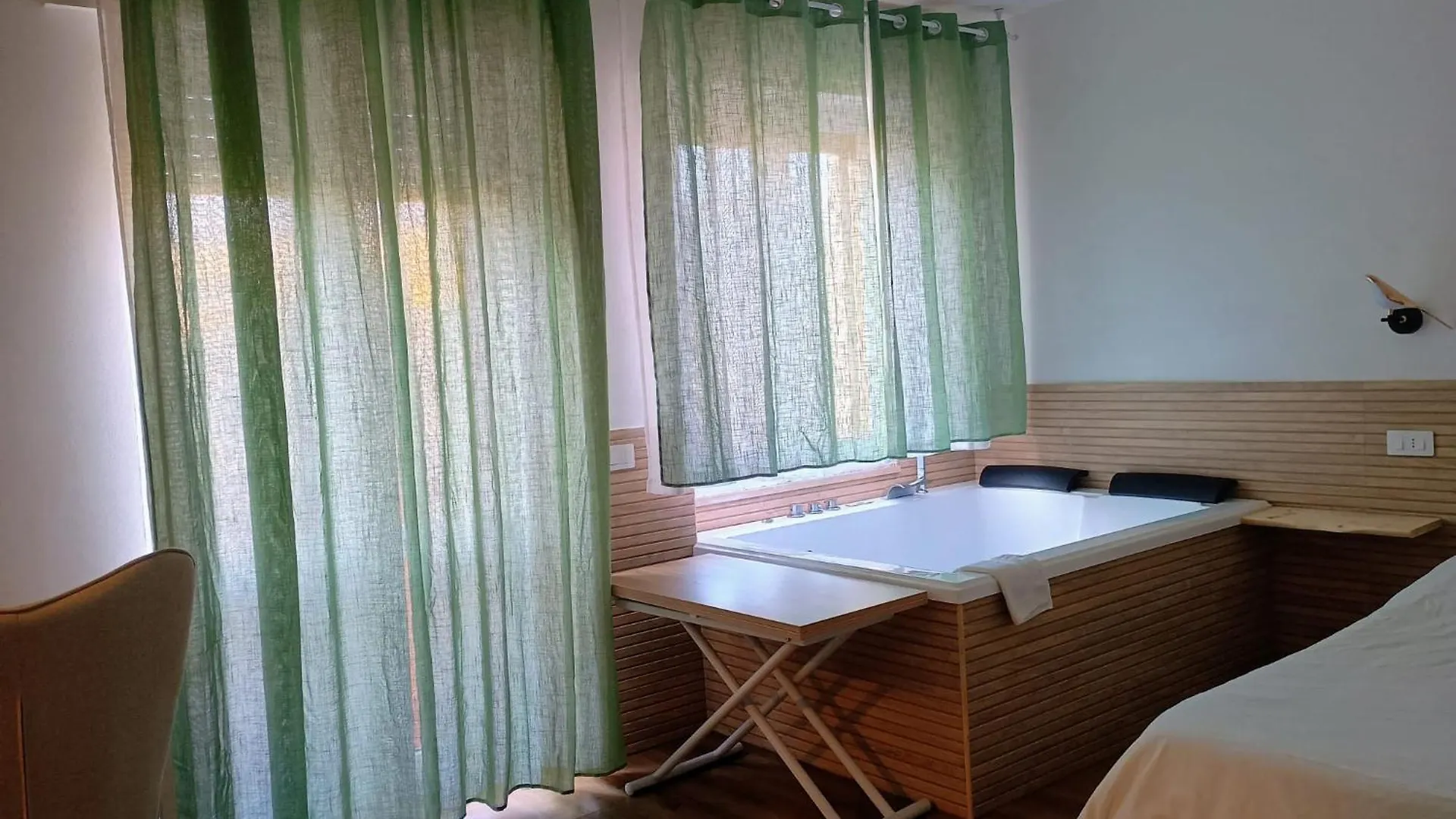 Royal Retreat Hotel Alghero 0*,  Italy